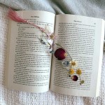 Книгоразделител с истински, сушени цветя, Ive Penkova Книгоразделител с истински, сушени цветя, Ive Penkova
